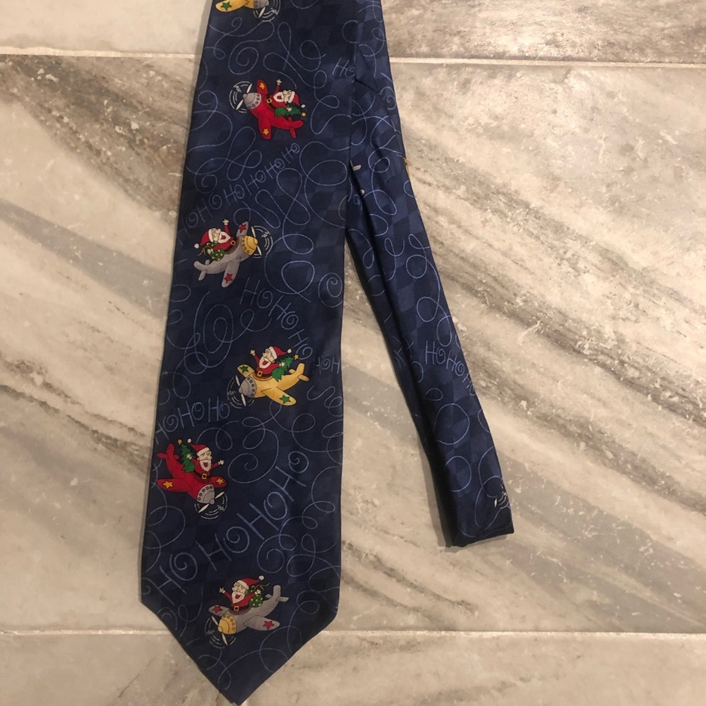 Hallmark vintage coolyule Christmas tie.